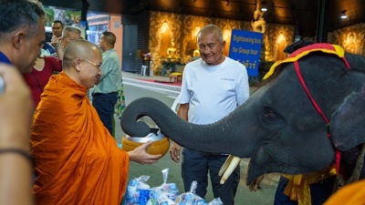 Nongnooch Garden Pattaya Hosts Grand New Year Alms-Giving Ceremony with 19 Monks from 9 Temples and 9 Elephants for Auspicious Blessings