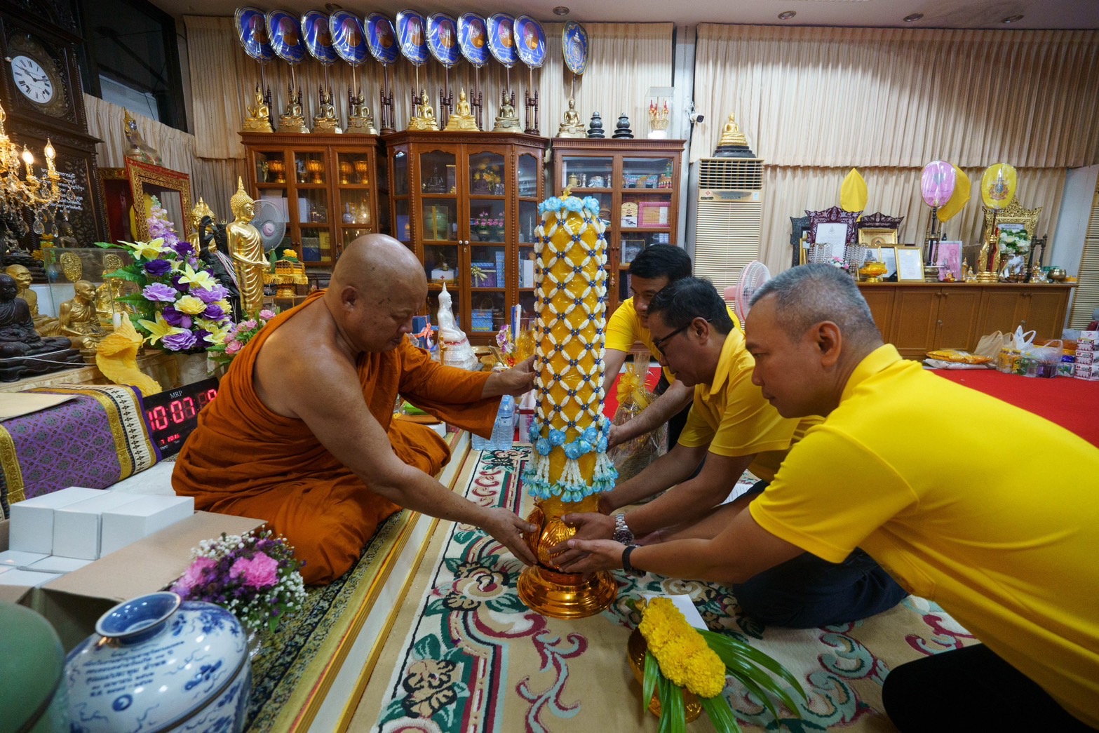 สวนนงนุชพัทยาสืบสารประเพณีนำเทียนพรรษาถวายวัดเพื่อเป็นพุทธบูชา ประจำปี 2567