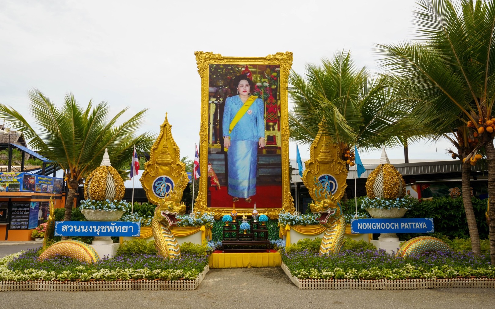 Nongnooch Garden Pattaya Bustles with Visitors as Everyone Brings Their Mothers for Free on Mother’s Day